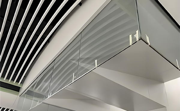 凤翔玻璃挡烟垂壁