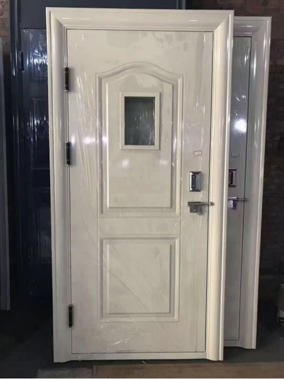 凤翔学校教室门 凤翔学校教室门