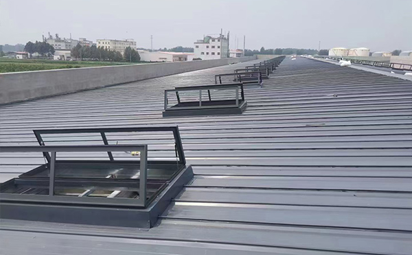 某中学室内体育馆凤翔排烟窗改造项目