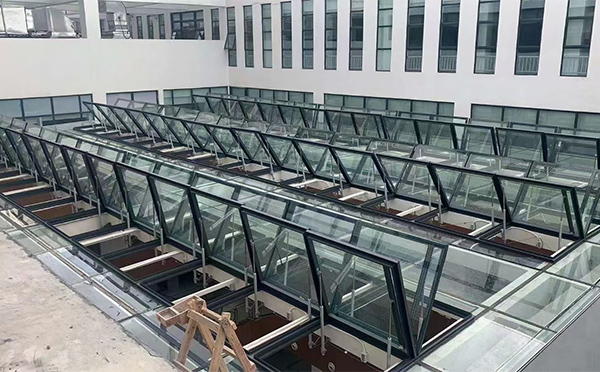 百安科技有限公司近期凤翔排烟窗项目案例分享 百安科技有限公司近期凤翔排烟窗项目案例分享