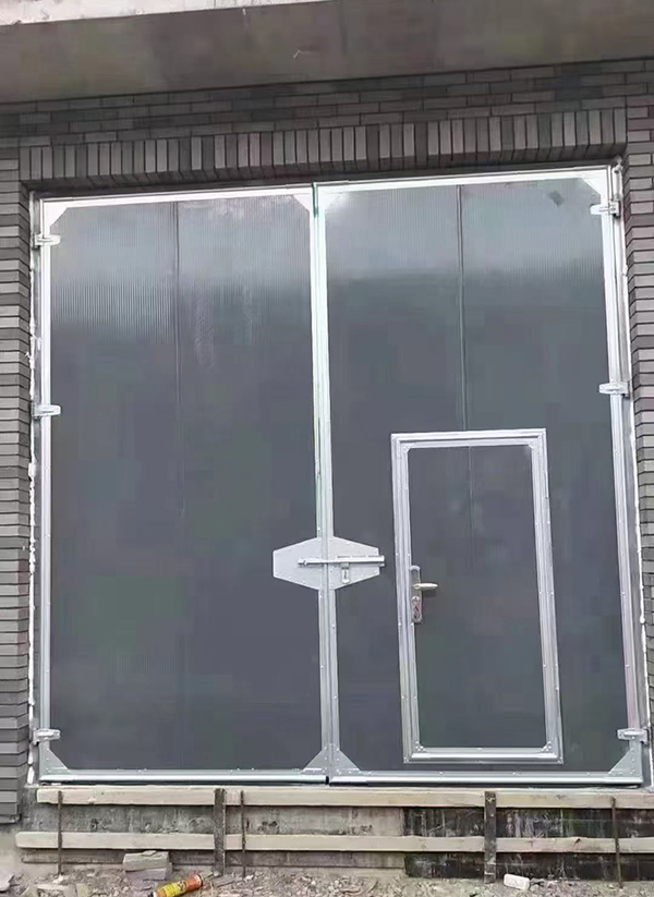 凤翔工业平开门在大型设备制造车间的应用实例